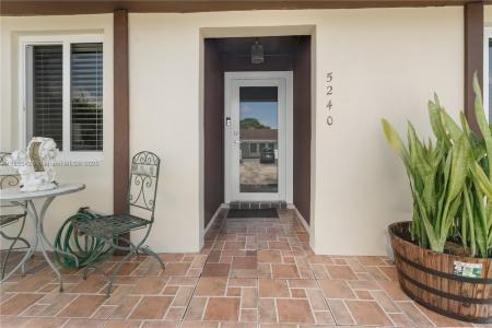 5240 SW 139th Pl, Miami, Florida 33175, USA