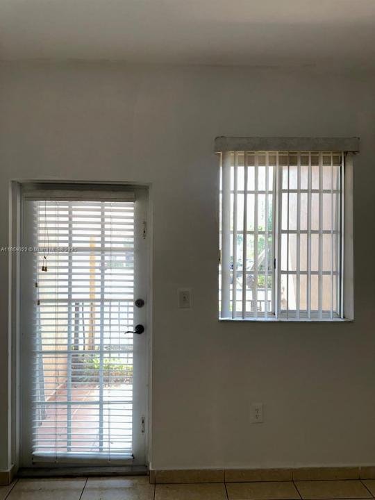 17415 NW 75th Pl 103, Hialeah, Florida 33015, USA