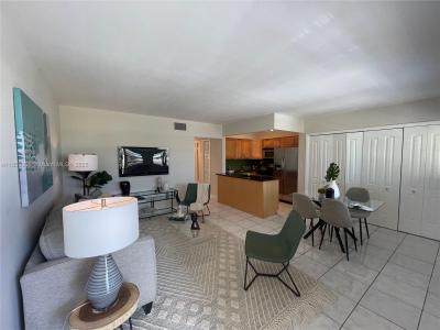 4050 NE 12th Ter 12-1, Oakland Park, Florida 33334, USA