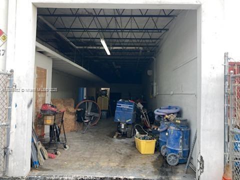 4857 NE 12th Ave, Oakland Park, Florida 33334, Estados Unidos
