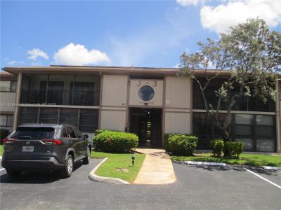 10715 W Clairmont Cir 212, Tamarac, Florida 33321, USA