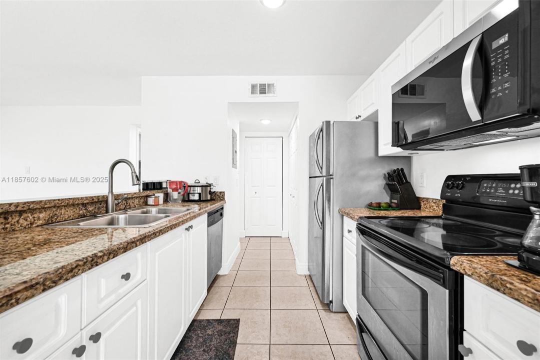 15770 SW 106th TER 102, Miami, Flórida 33196, Estados Unidos