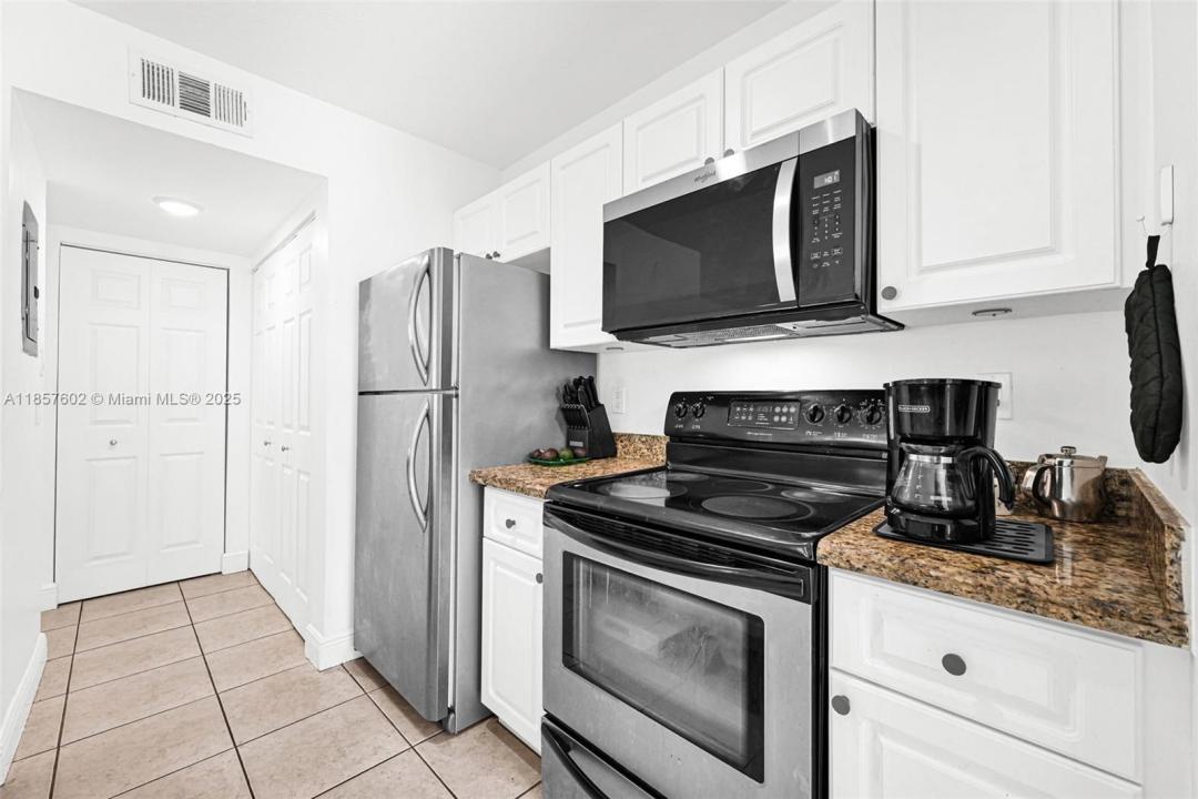 15770 SW 106th TER 102, Miami, Flórida 33196, Estados Unidos