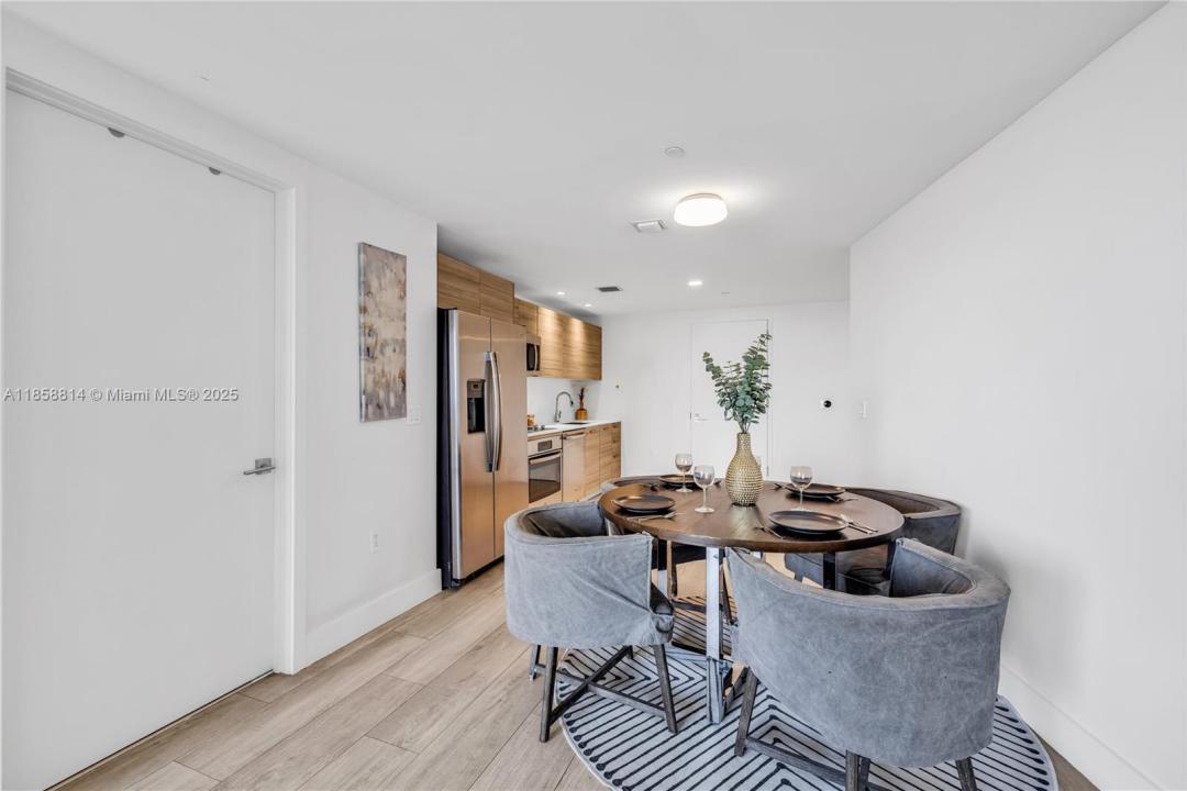 121 NE 34th St 1514, Miami, Florida 33137, USA