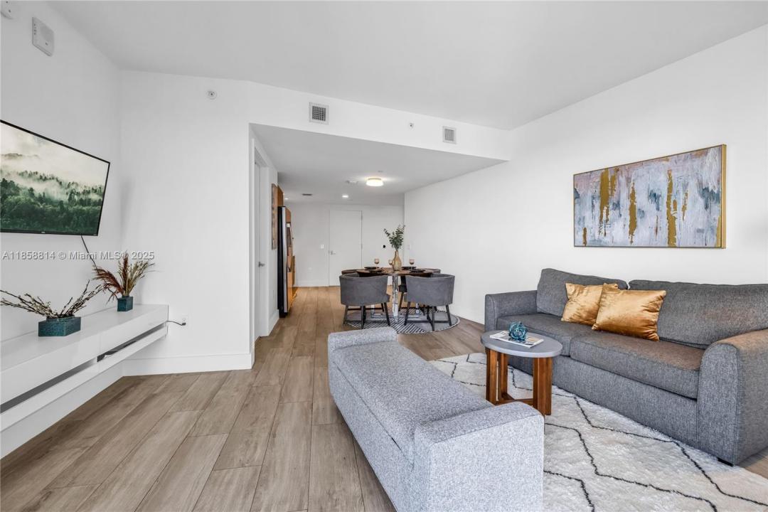 121 NE 34th St 1514, Miami, Florida 33137, USA