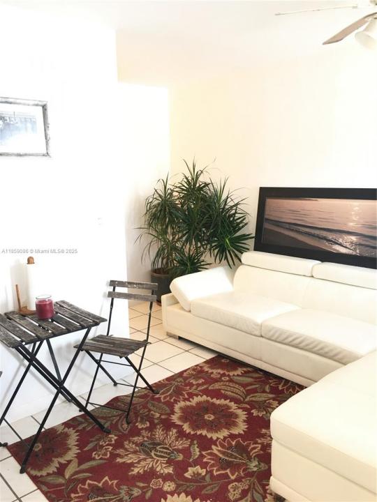 524 Washington Ave 306, Miami Beach, Florida 33139