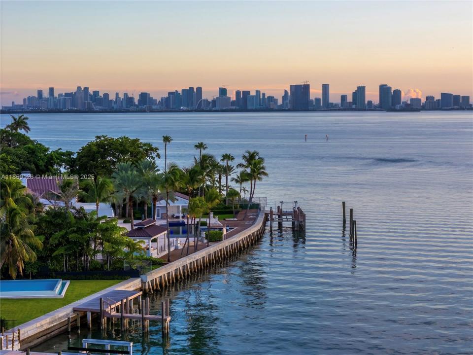 5940 N Bay Rd, Miami Beach, Florida 33140, HOA KỲ