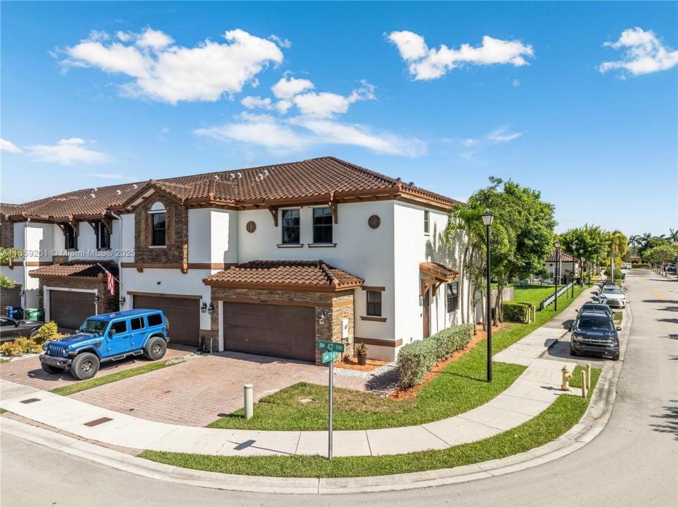 16620 SW 42nd Ter 16620, Miami, Florida 33185, USA