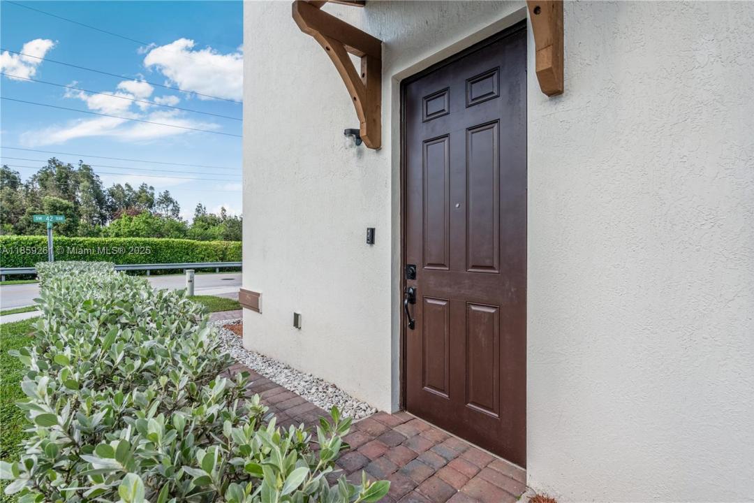 16620 SW 42nd Ter 16620, Miami, Florida 33185, USA