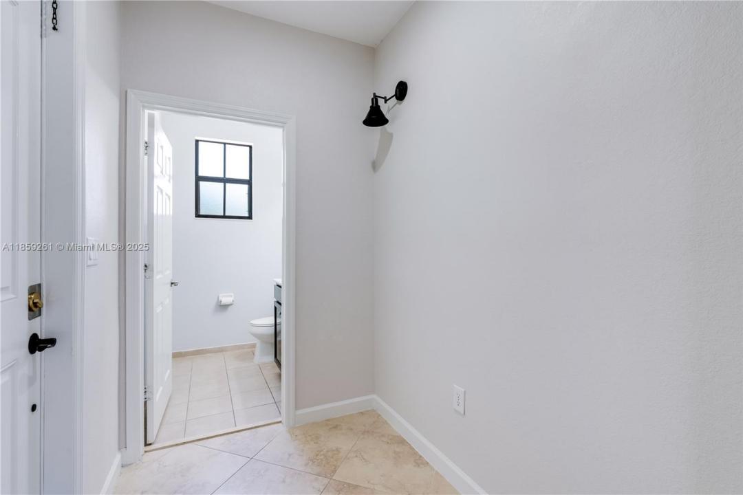 16620 SW 42nd Ter 16620, Miami, Florida 33185, USA