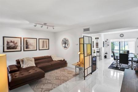 8401 SW 107th Ave 111E, Miami, Florida 33173, USA