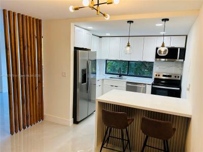 17021 N Bay Rd 427-4, Sunny Isles Beach, Florida 33160, USA