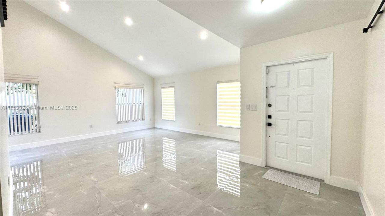 18642 NW 54th Pl A, Miami Gardens, 佛罗里达州 33055, 美国