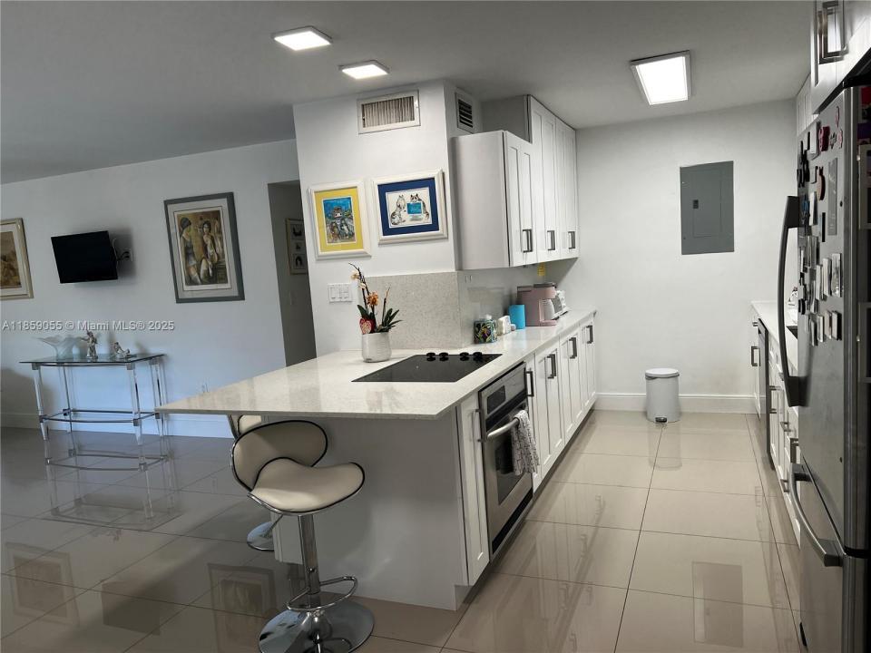 9350 SW 77th Ave G1, Miami, Флорида 33156, Соединенные Штаты