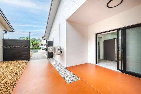 1001 NW 127th Pl 1, Miami, Florida 33182, USA