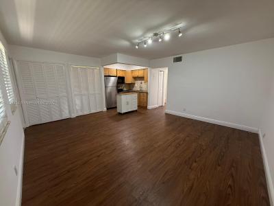 4050 NE 12th Ter 6-1, Oakland Park, Florida 33334, USA