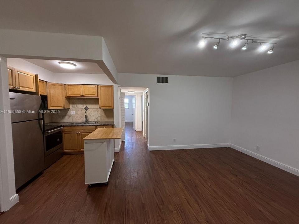 4050 NE 12th Ter 6-1, Oakland Park, Florida 33334, Estados Unidos