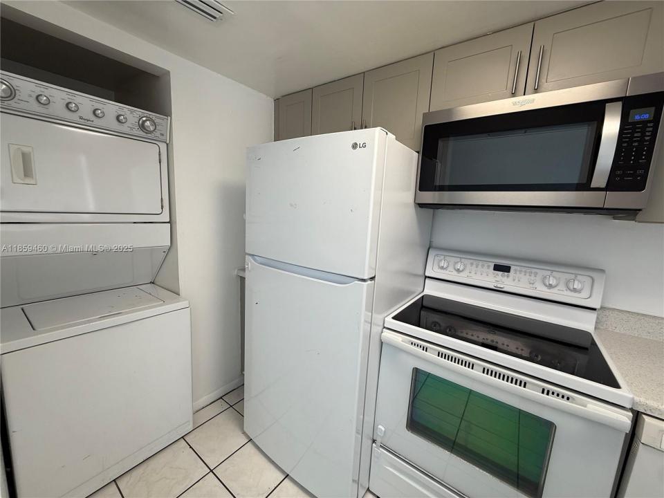 2454 NW 52nd Ave 2454, Lauderhill, Флорида 33313, Соединенные Штаты