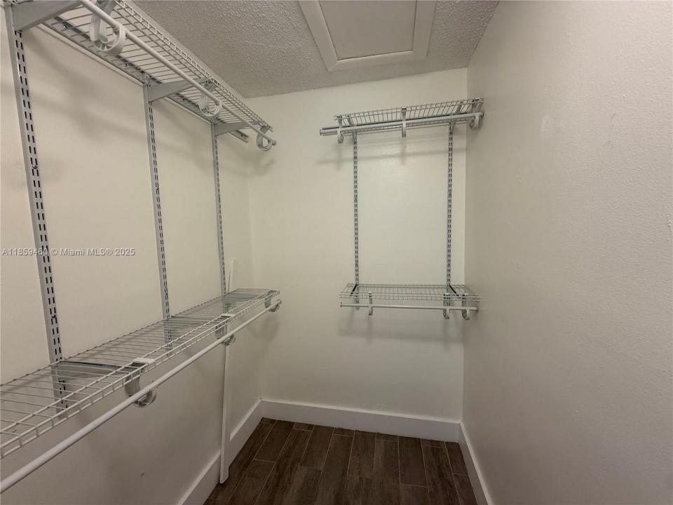 2454 NW 52nd Ave 2454, Lauderhill, Флорида 33313, Соединенные Штаты