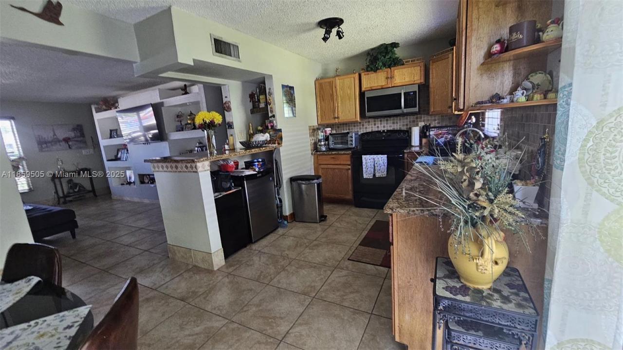 7501 Kimberly Blvd 104, North Lauderdale, Флорида 33068, Соединенные Штаты
