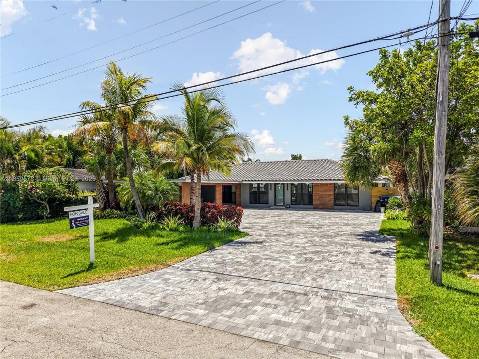 2417 NE 18th Ave, Wilton Manors, פלורידה 33305, ארצות הברית של אמריקה