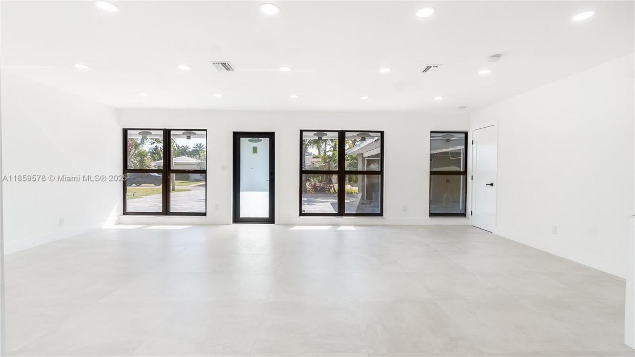 2417 NE 18th Ave, Wilton Manors, פלורידה 33305, ארצות הברית של אמריקה