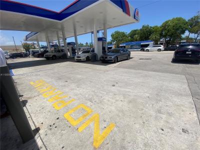 5390 NE 2nd Ave, Miami, Florida 33137, USA
