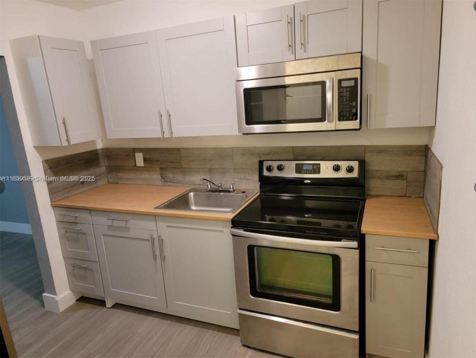 2530 NW 17th St, Fort Lauderdale, Florida 33311, HOA KỲ