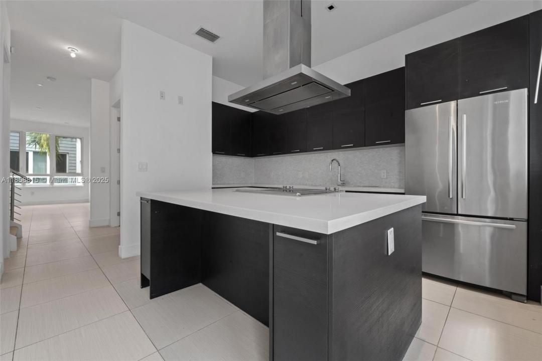 9161 NW 33rd St, Doral, Florida 33172, Amerika Birleşik Devletleri