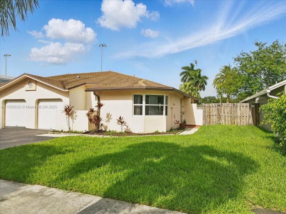 5874 SW 97th Ter, Cooper City, Florida 33328, HOA KỲ