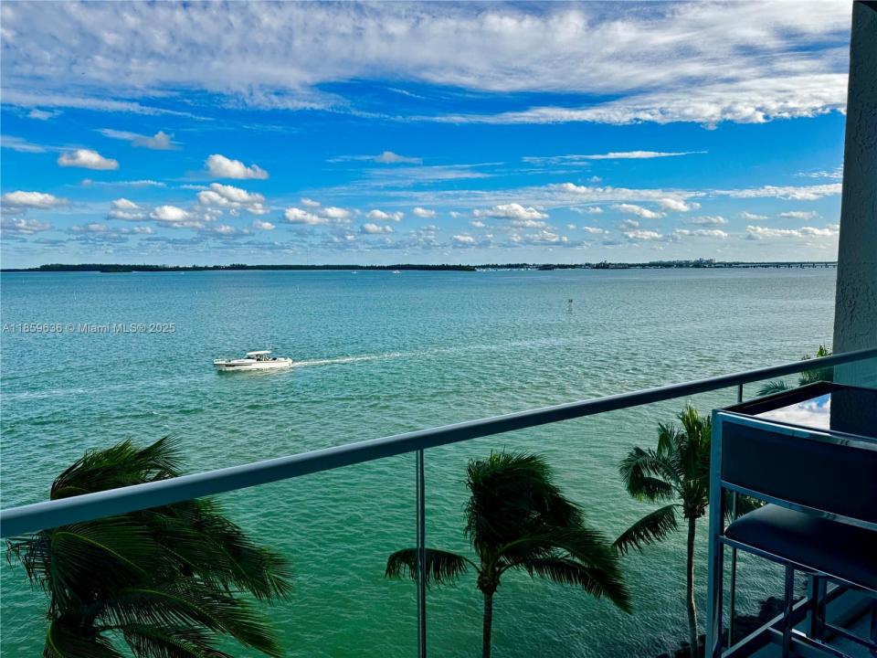 800 Claughton Island Dr 502, Miami, Florida 33131, Estados Unidos