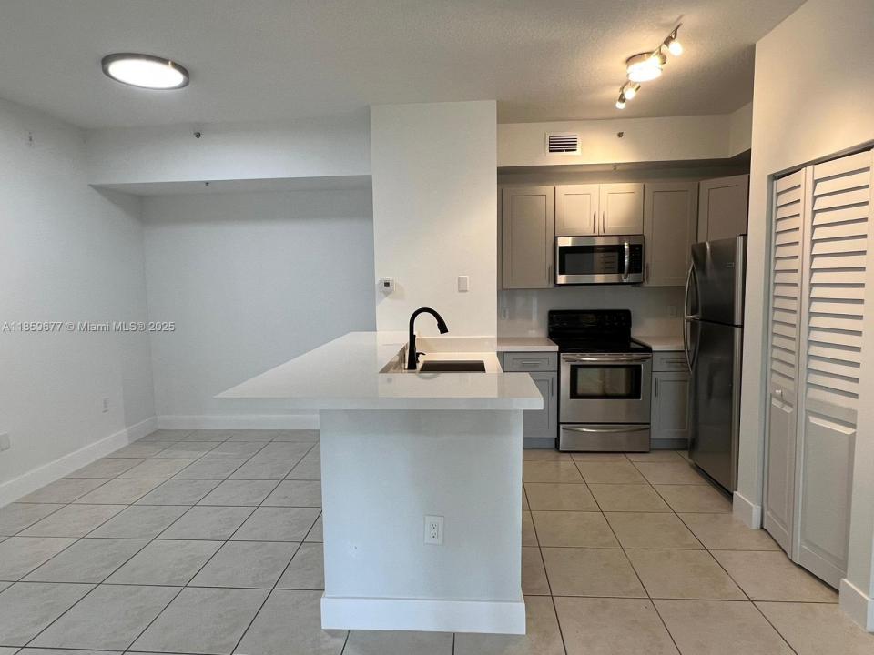 7220 NW 114th Ave 204, Doral, Florida 33178, Amerika Birleşik Devletleri