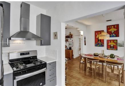 2921 Sheridan Ave 3, Miami Beach, Florida 33140, USA