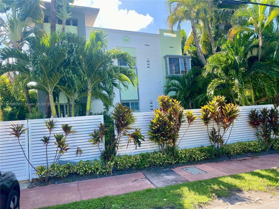 2921 Sheridan Ave 3, Miami Beach, Florida 33140