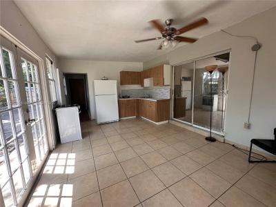 16901 NW 51st Pl B, Miami Gardens, Florida 33055, USA