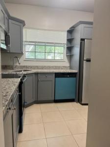 1791 NW 96th Ter 4O, Pembroke Pines, Florida 33024, USA