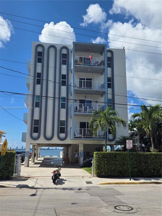 1790 S Treasure Dr 3B, North Bay Village, Флорида 33141, Соединенные Штаты