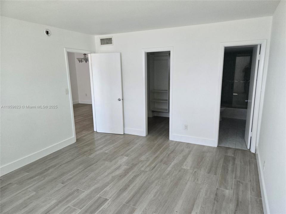 1790 S Treasure Dr 3B, North Bay Village, Флорида 33141, Соединенные Штаты