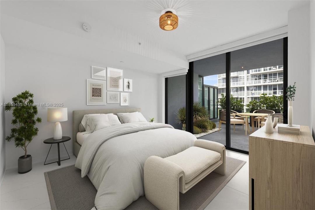 9901 W Bay Harbor 302, Bay Harbor Islands, 佛罗里达州 33154, 美国