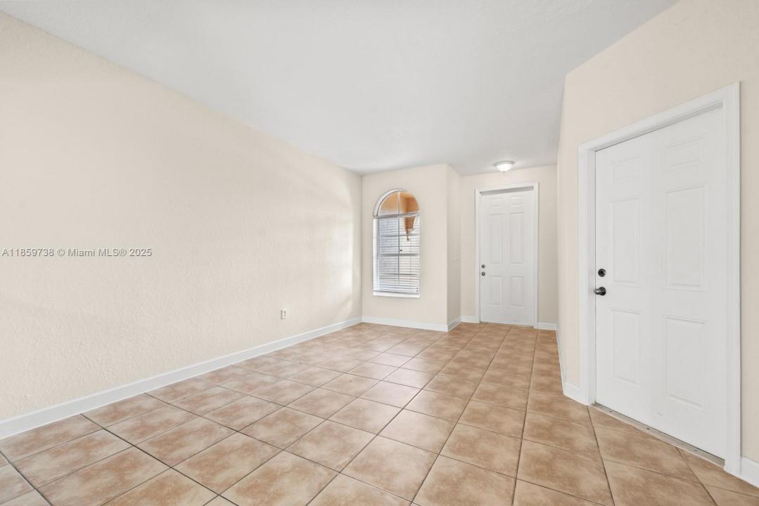 2557 SE 14th St, Homestead, Florida 33035