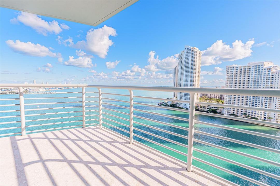 335 S Biscayne Blvd 2009, Miami, Flórida 33131, Estados Unidos