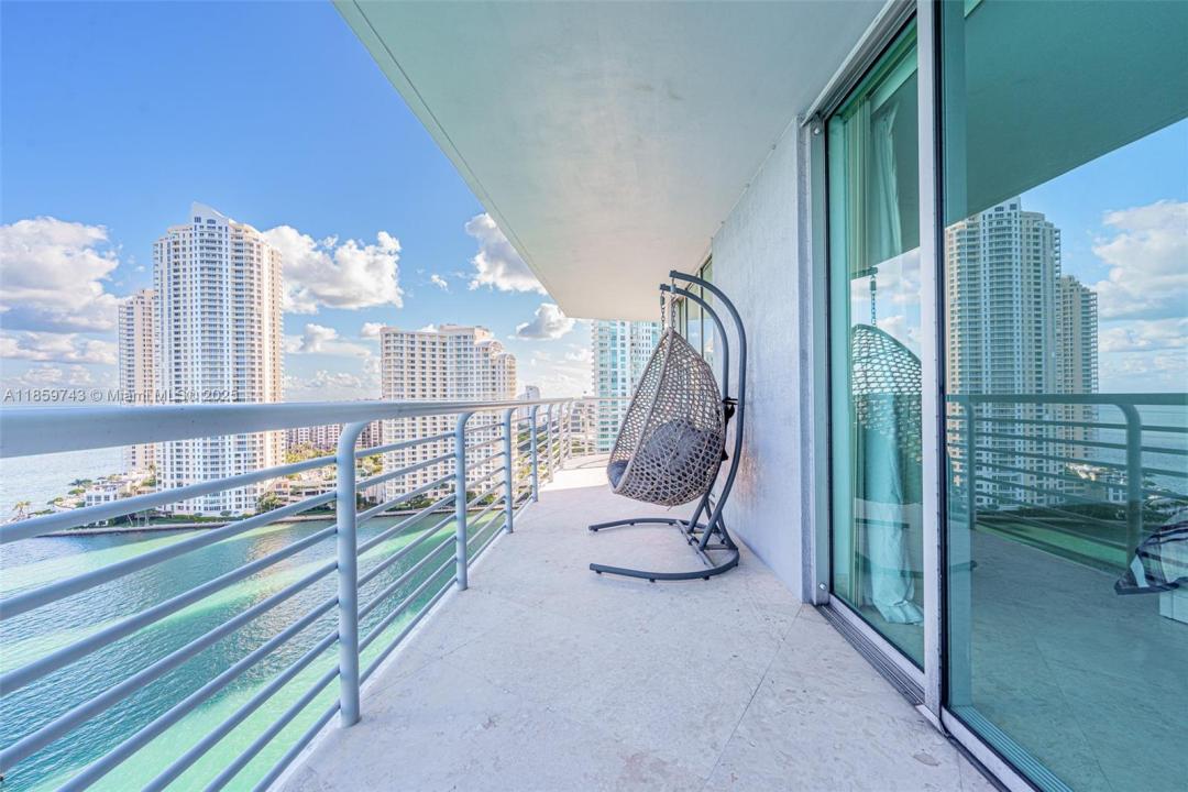 335 S Biscayne Blvd 2009, Miami, Flórida 33131, Estados Unidos