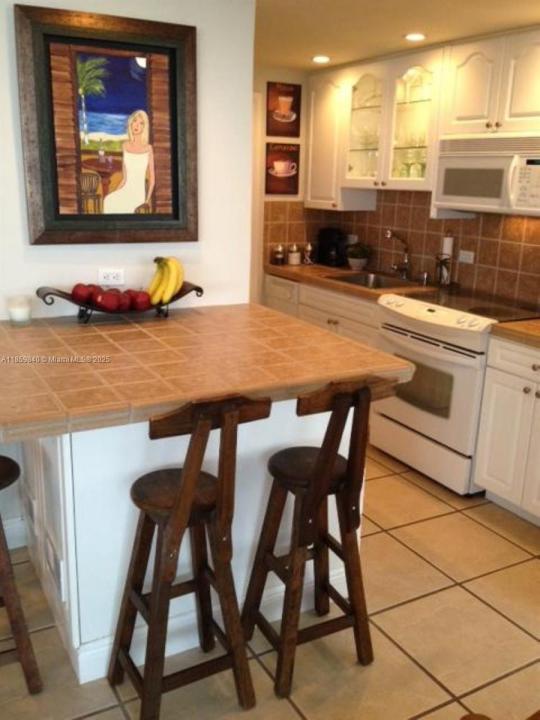 5313 COLLINS AV 710, Miami Beach, Флорида 33140, Соединенные Штаты