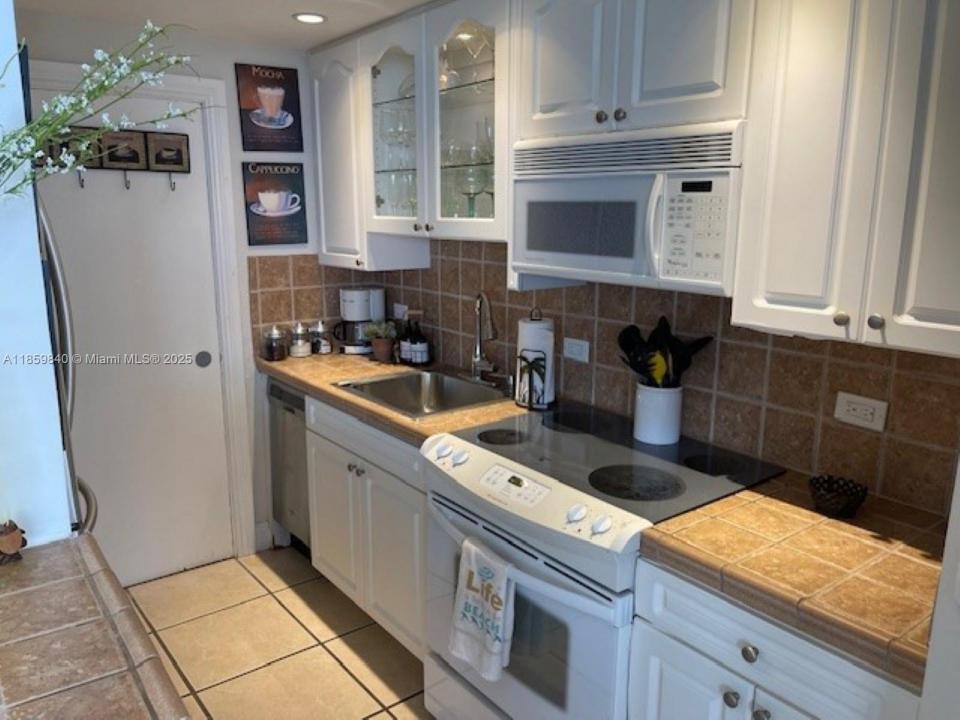 5313 COLLINS AV 710, Miami Beach, Флорида 33140, Соединенные Штаты