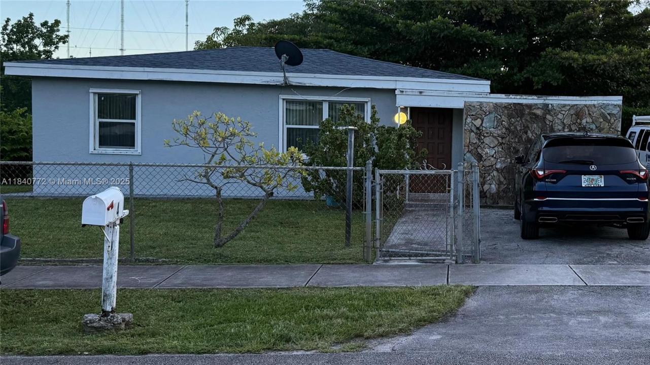 24 Miami Gardens Rd, West Park, פלורידה 33023, ארצות הברית של אמריקה