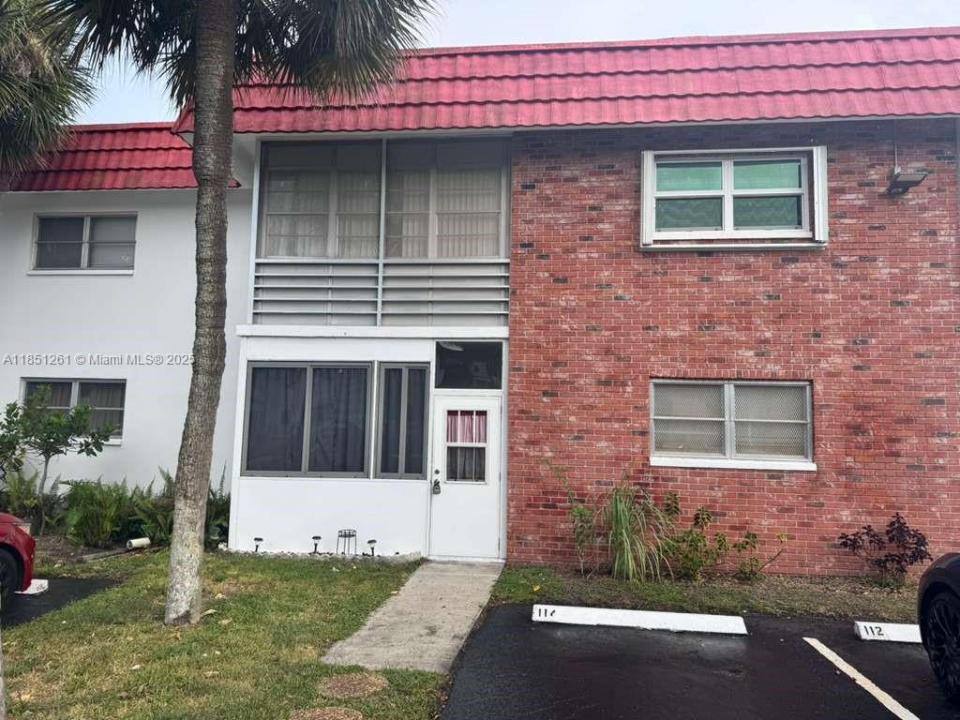 2251 NW 48th Ter 114, Lauderhill, Florida 33313, USA