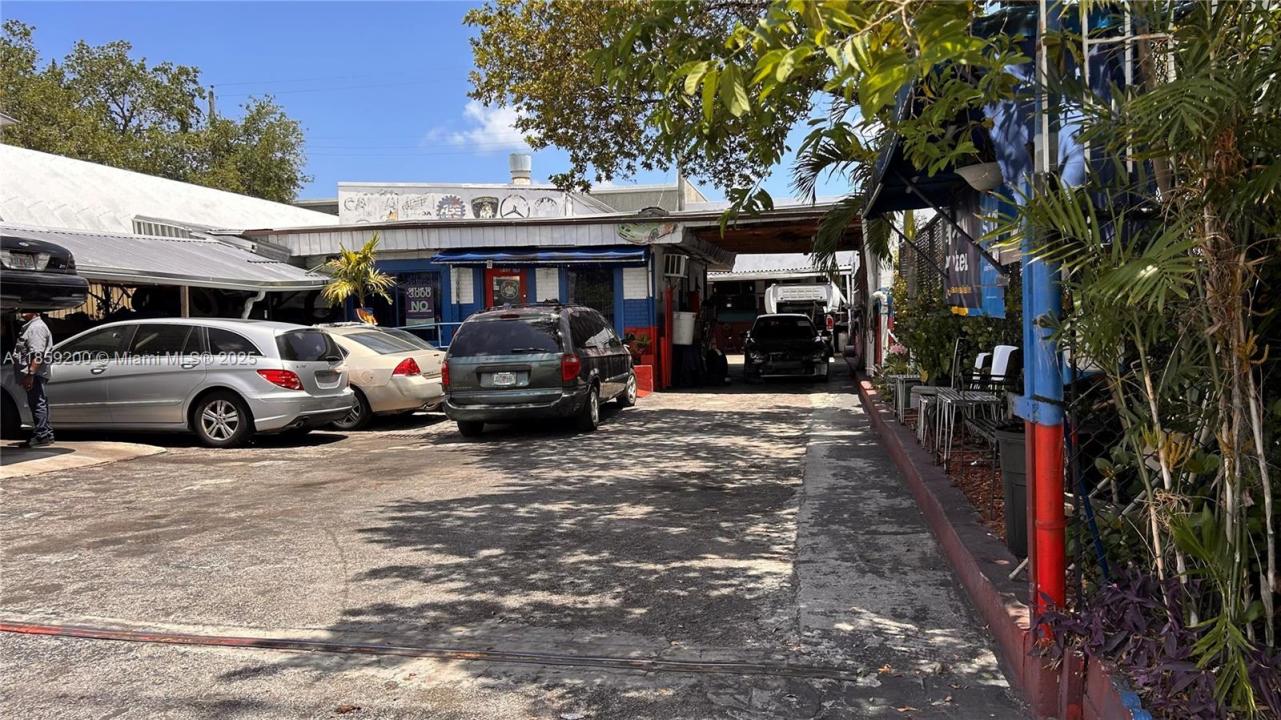 916 NW 9th Ave, Fort Lauderdale, פלורידה 33311, ארצות הברית של אמריקה