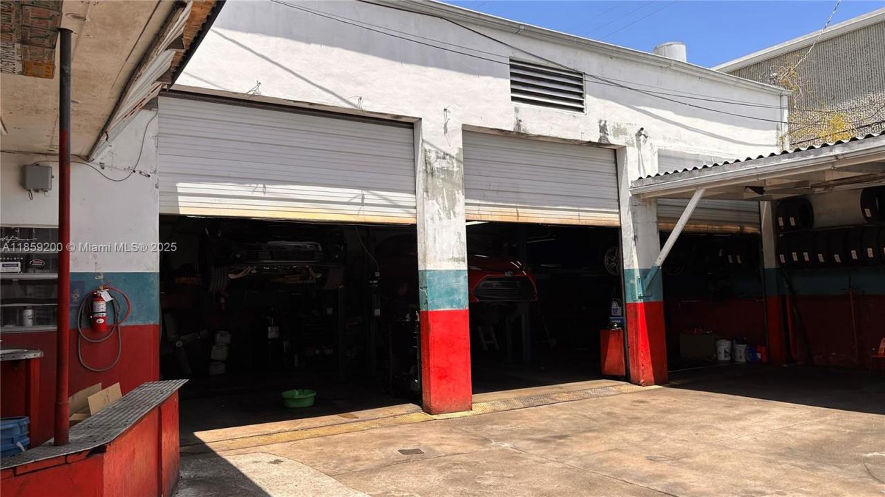 916 NW 9th Ave, Fort Lauderdale, פלורידה 33311, ארצות הברית של אמריקה