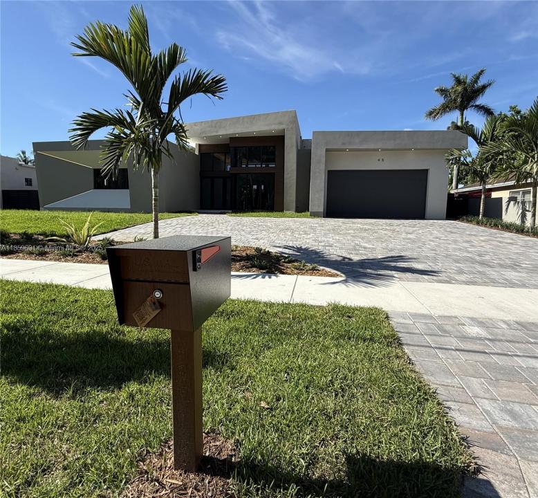 45 NW 158th St, Unincorporated Dade County, Florida 33169