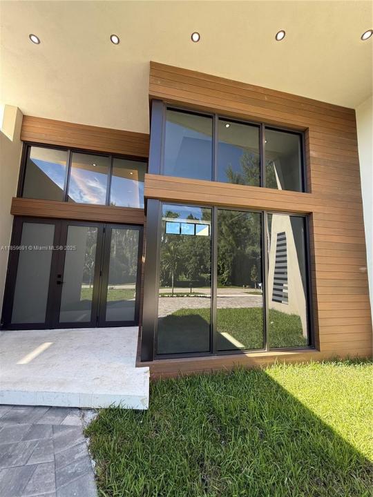 45 NW 158th St, Unincorporated Dade County, Florida 33169